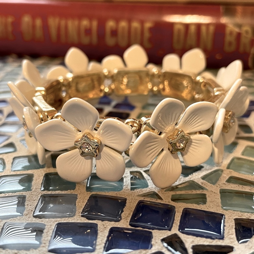 Charming Charlie’s daisy bracelet
